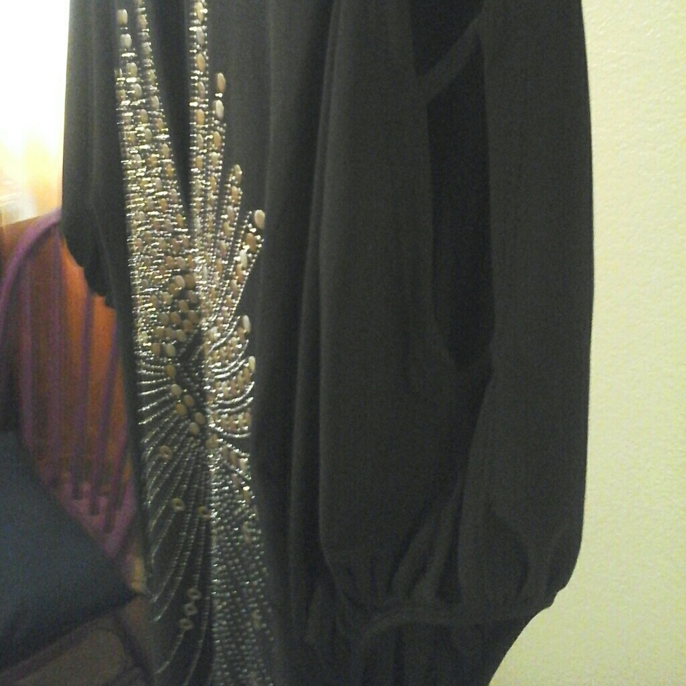Ladies dress - Picture 2 of 3